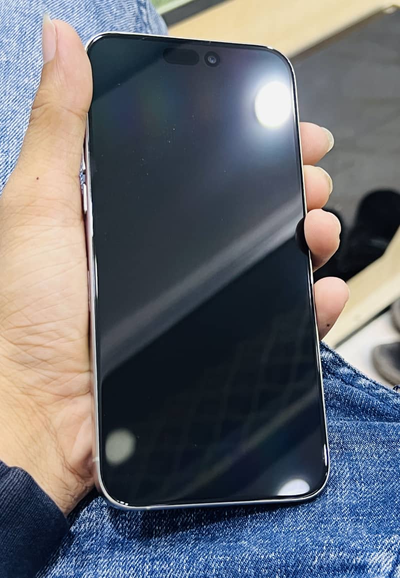 Apple iPhone 15 Pro Max 2