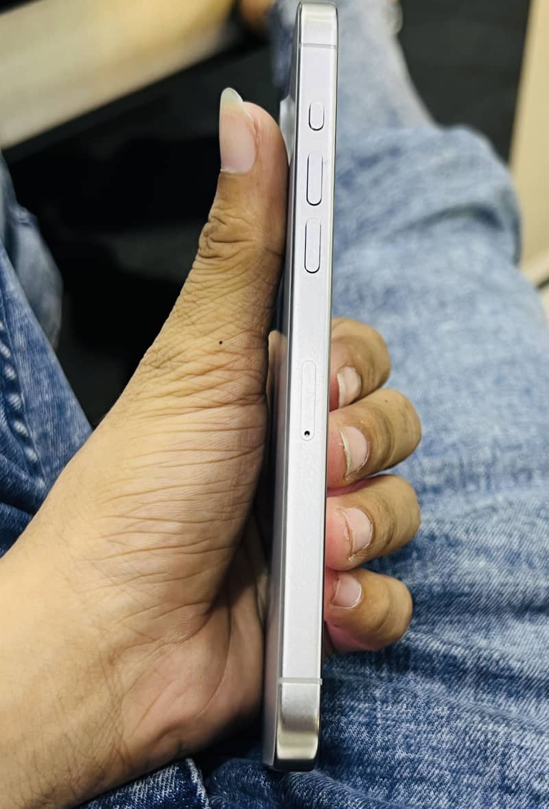 Apple iPhone 15 Pro Max 7