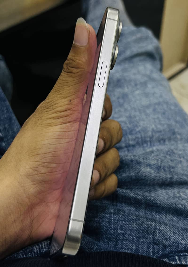 Apple iPhone 15 Pro Max 8