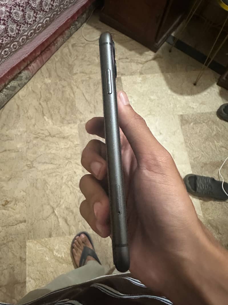 Apple iPhone 11 6