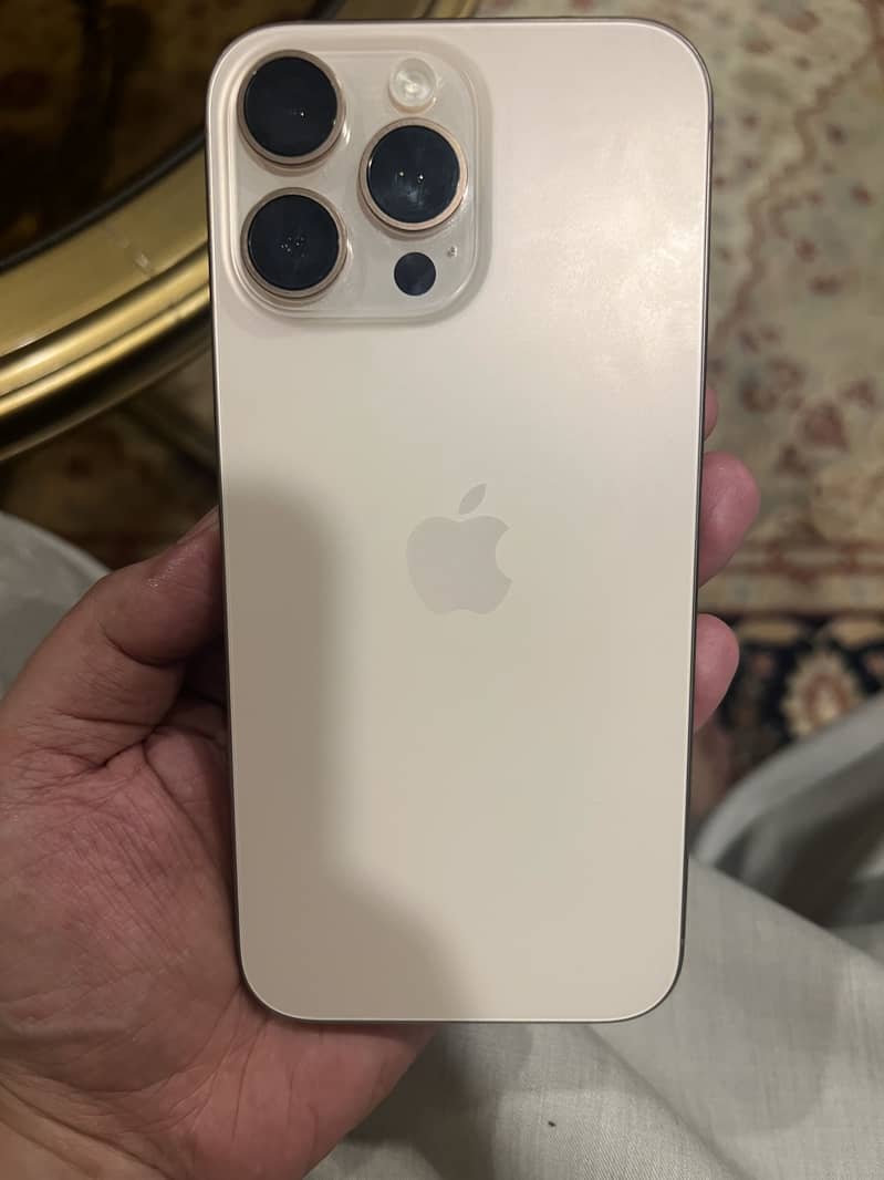 Apple iPhone 16 Pro Max 8