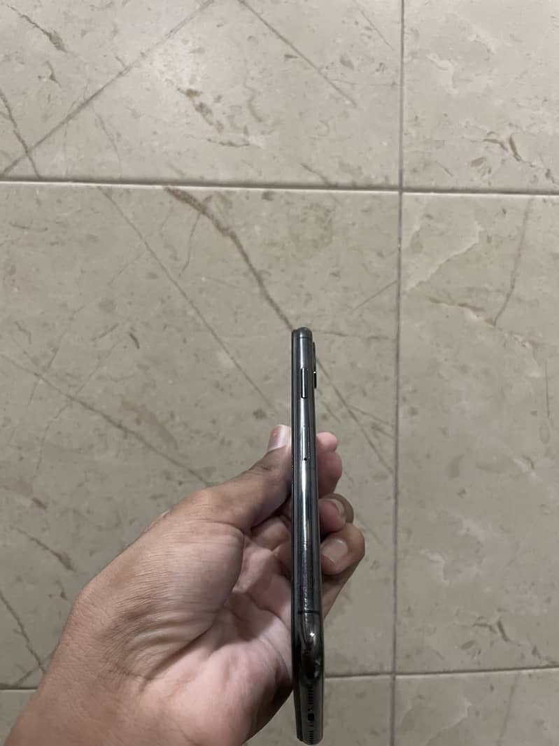 Apple iPhone X 1