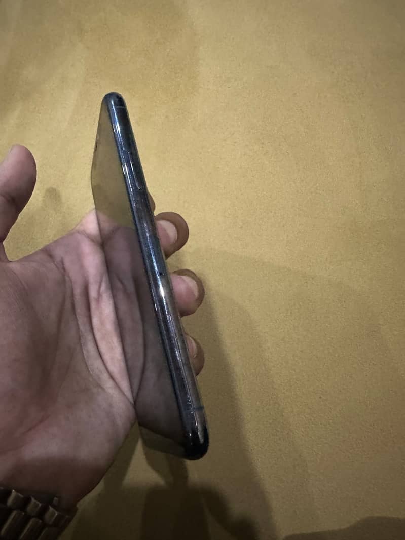 Apple iPhone 11 Pro 3