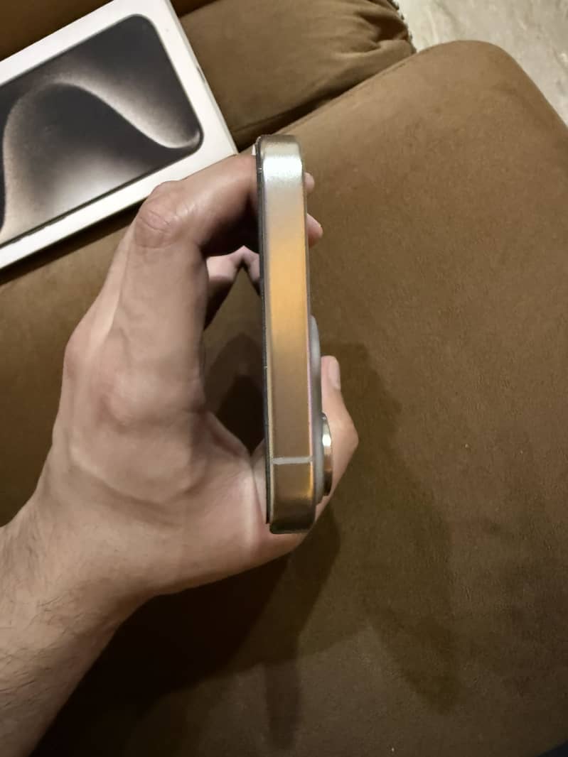 Apple iPhone 15 Pro Max 2