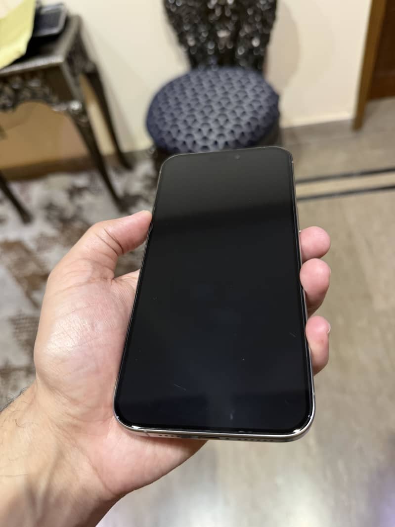 Apple iPhone 15 Pro Max 3
