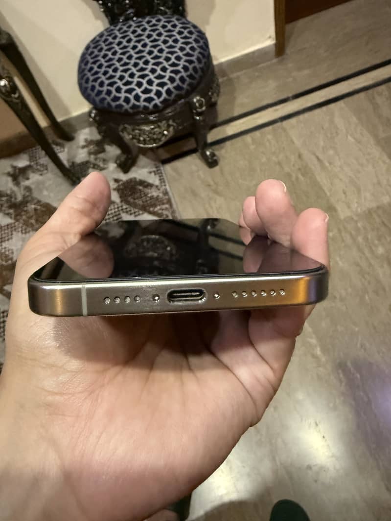 Apple iPhone 15 Pro Max 5