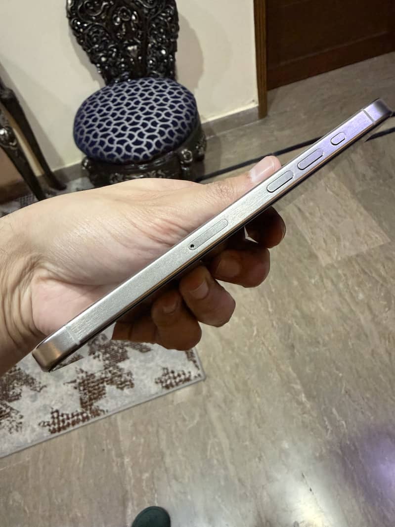 Apple iPhone 15 Pro Max 6