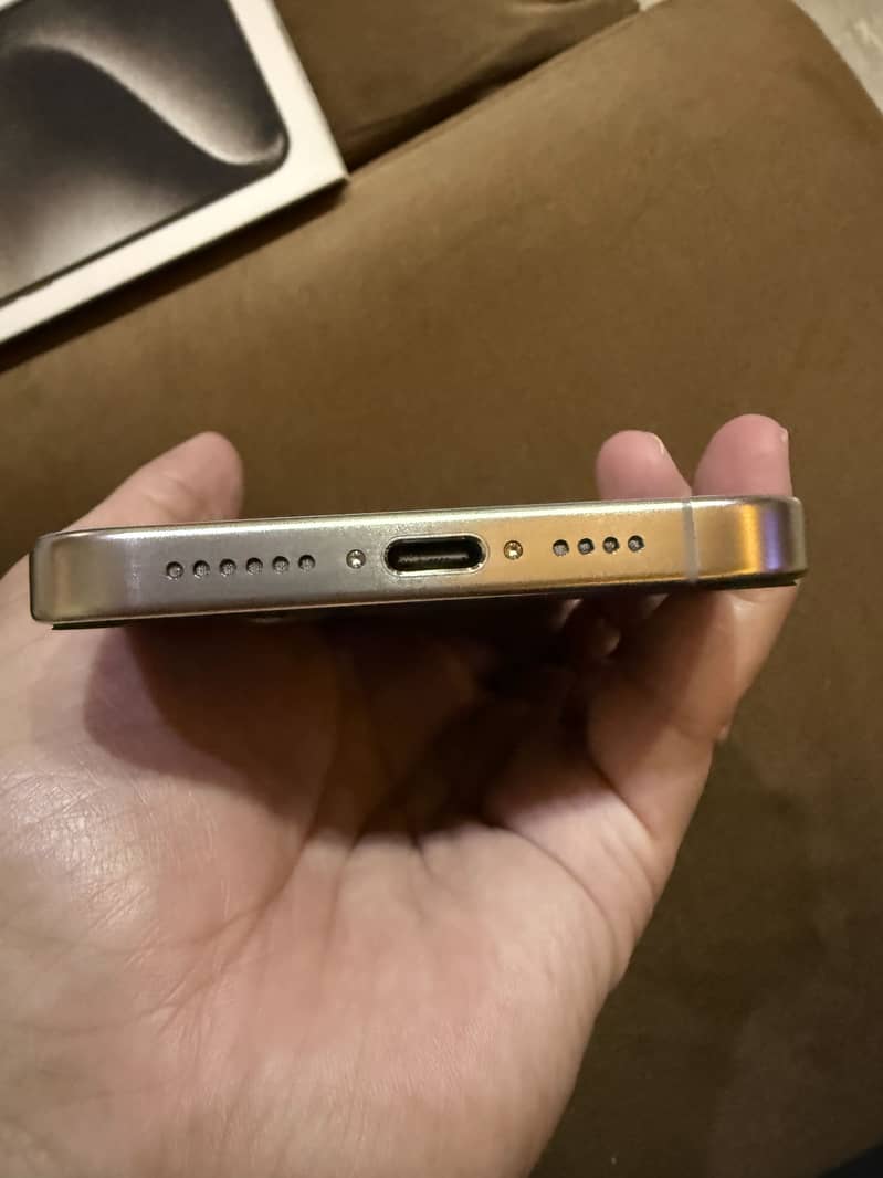 Apple iPhone 15 Pro Max 8
