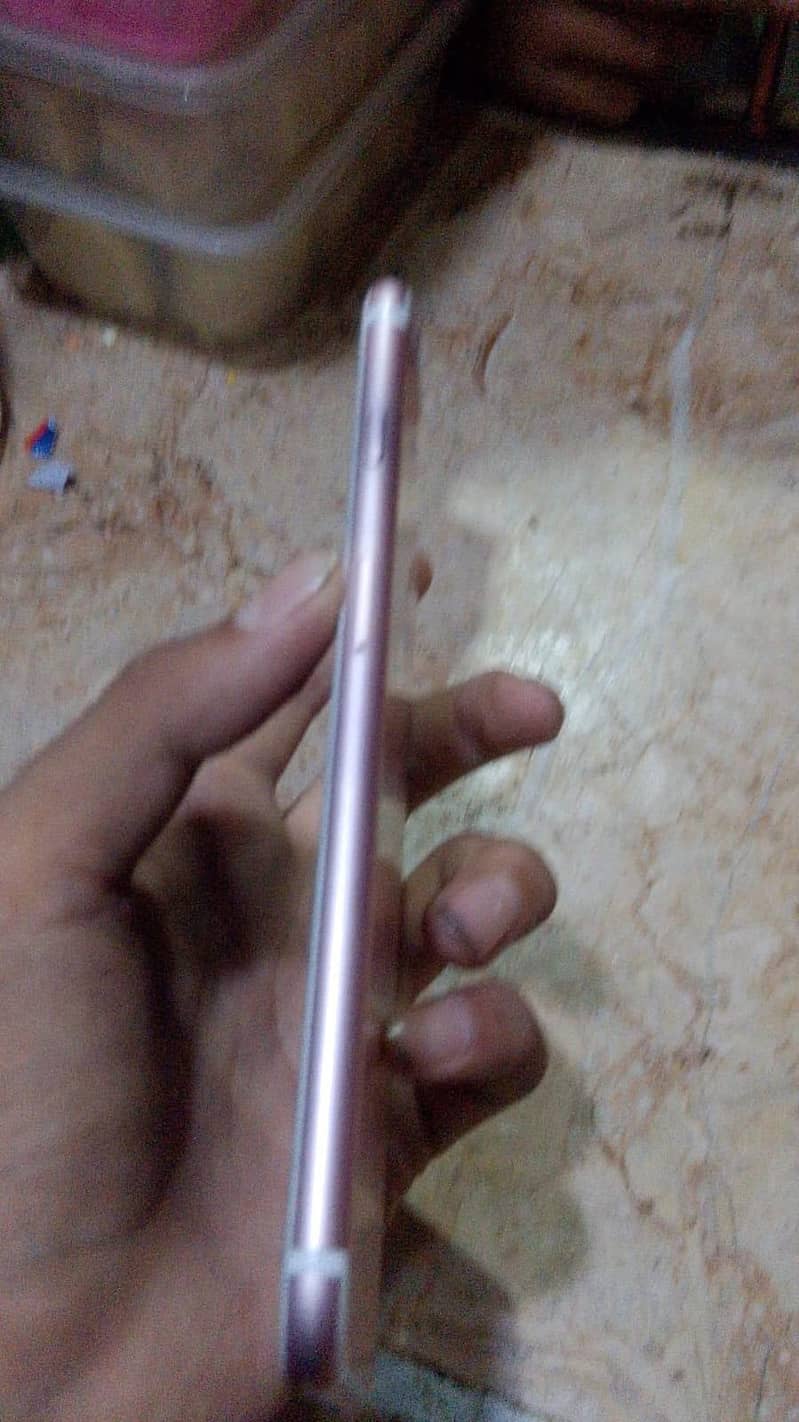 Apple iPhone 7 Plus 0