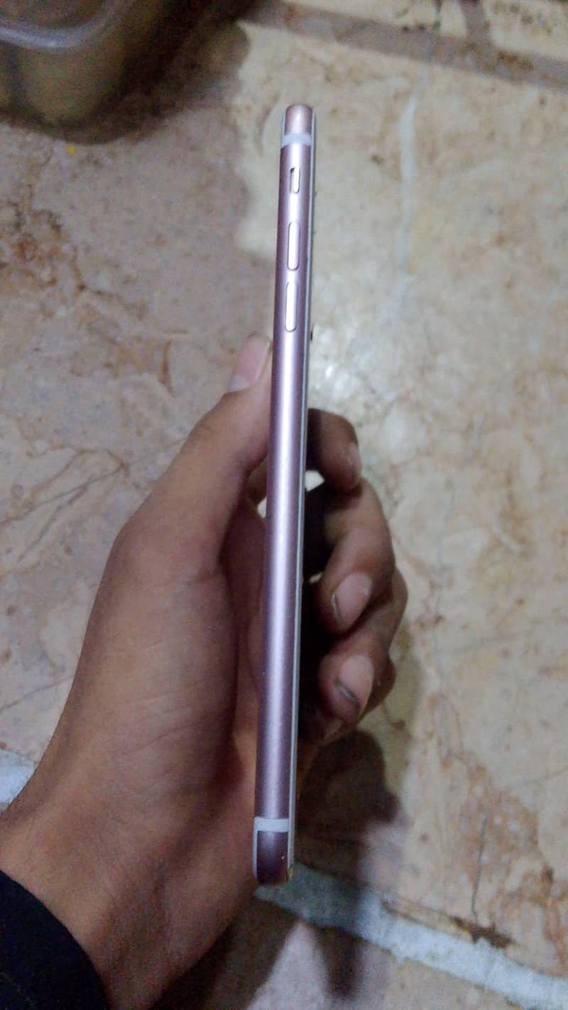 Apple iPhone 7 Plus 1