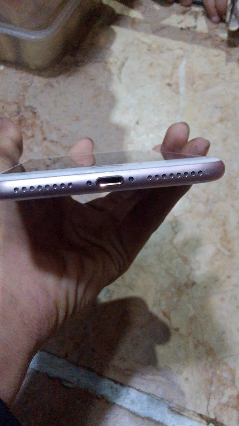 Apple iPhone 7 Plus 4