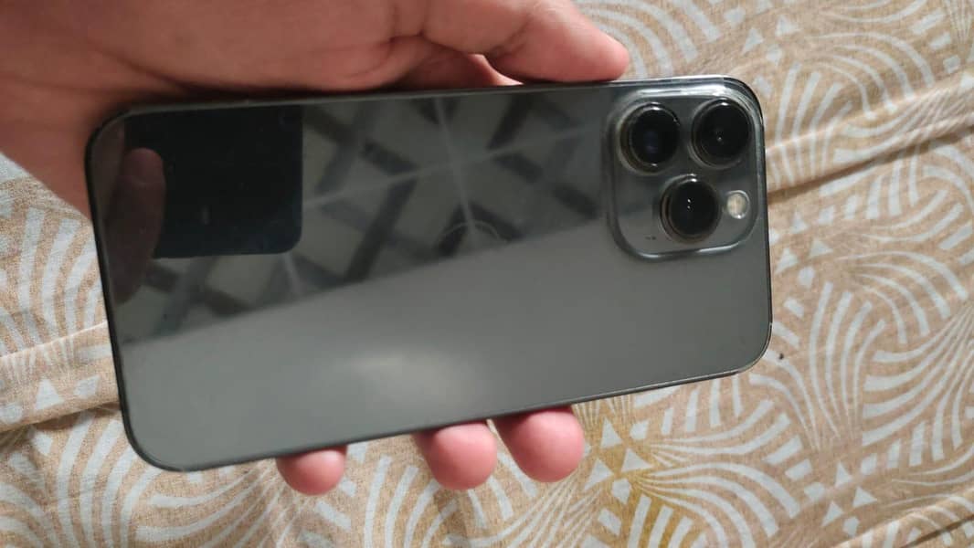 Apple iPhone 13 Pro 1