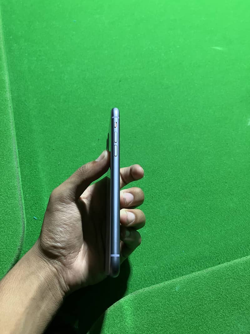 Apple iPhone 11 6