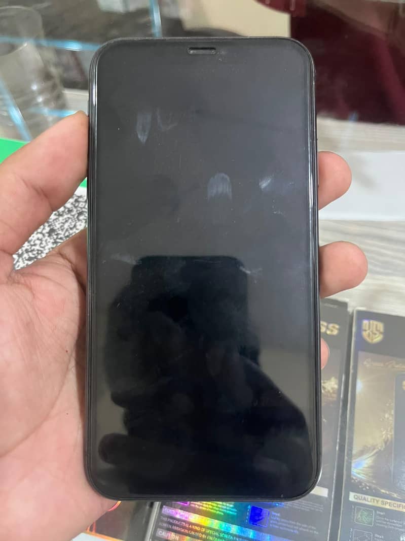 Apple iPhone 11 4