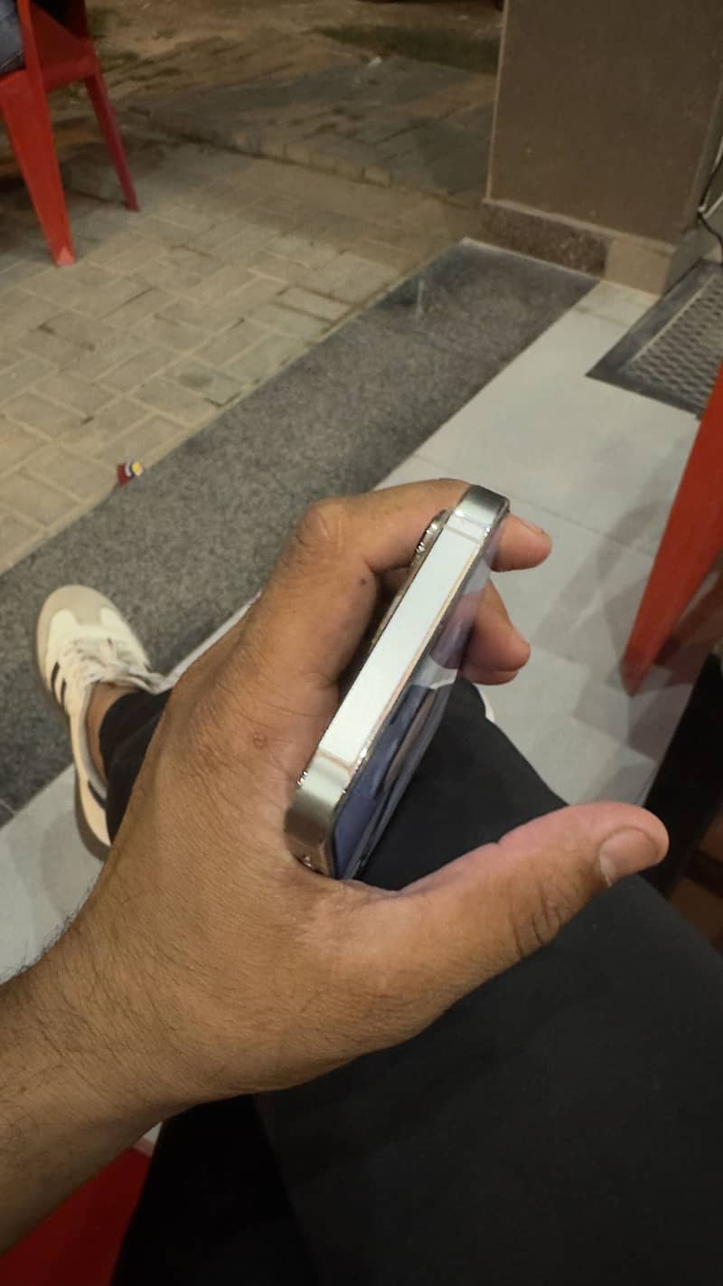 Apple iPhone 13 Pro 2