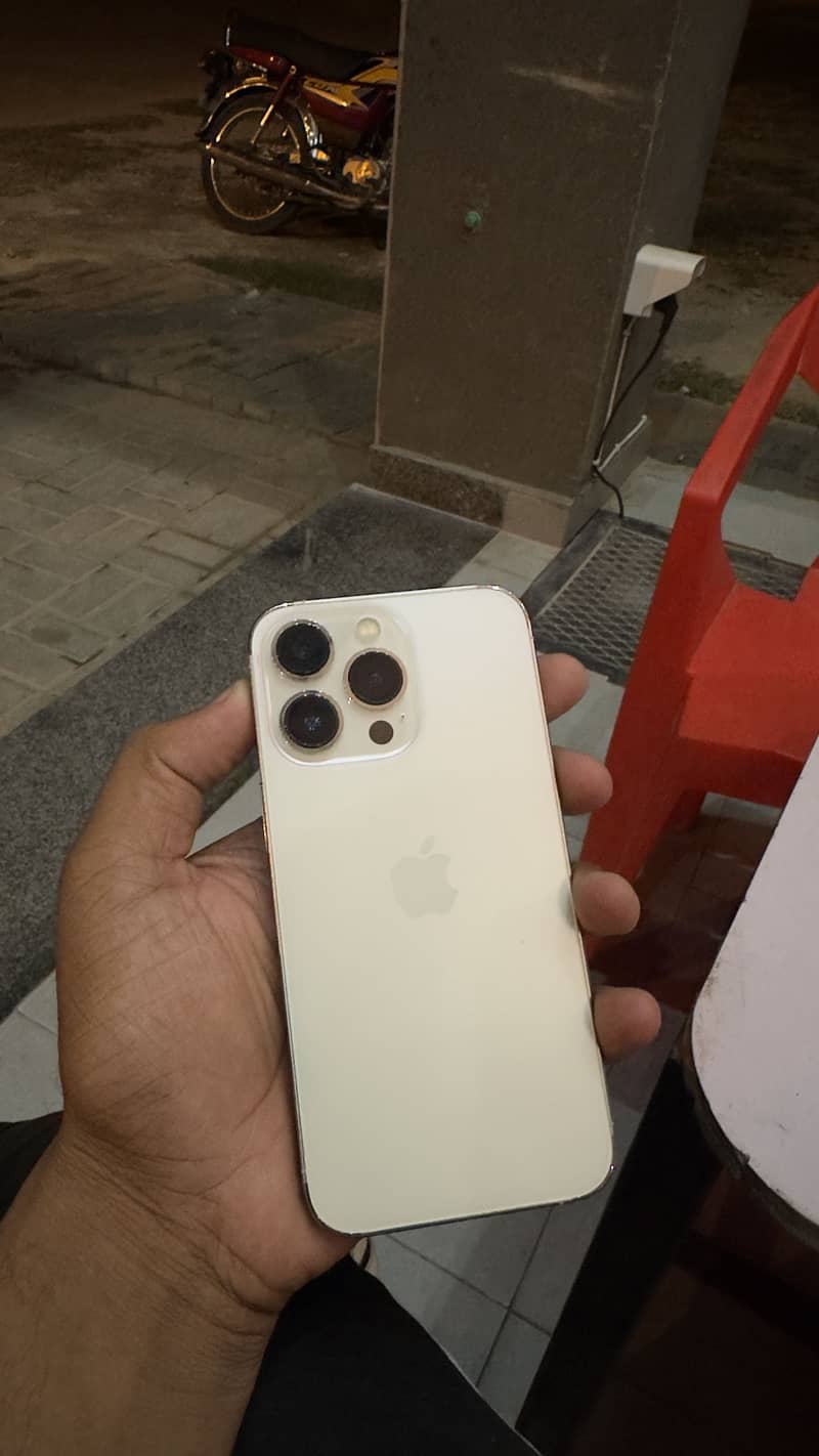 Apple iPhone 13 Pro 3
