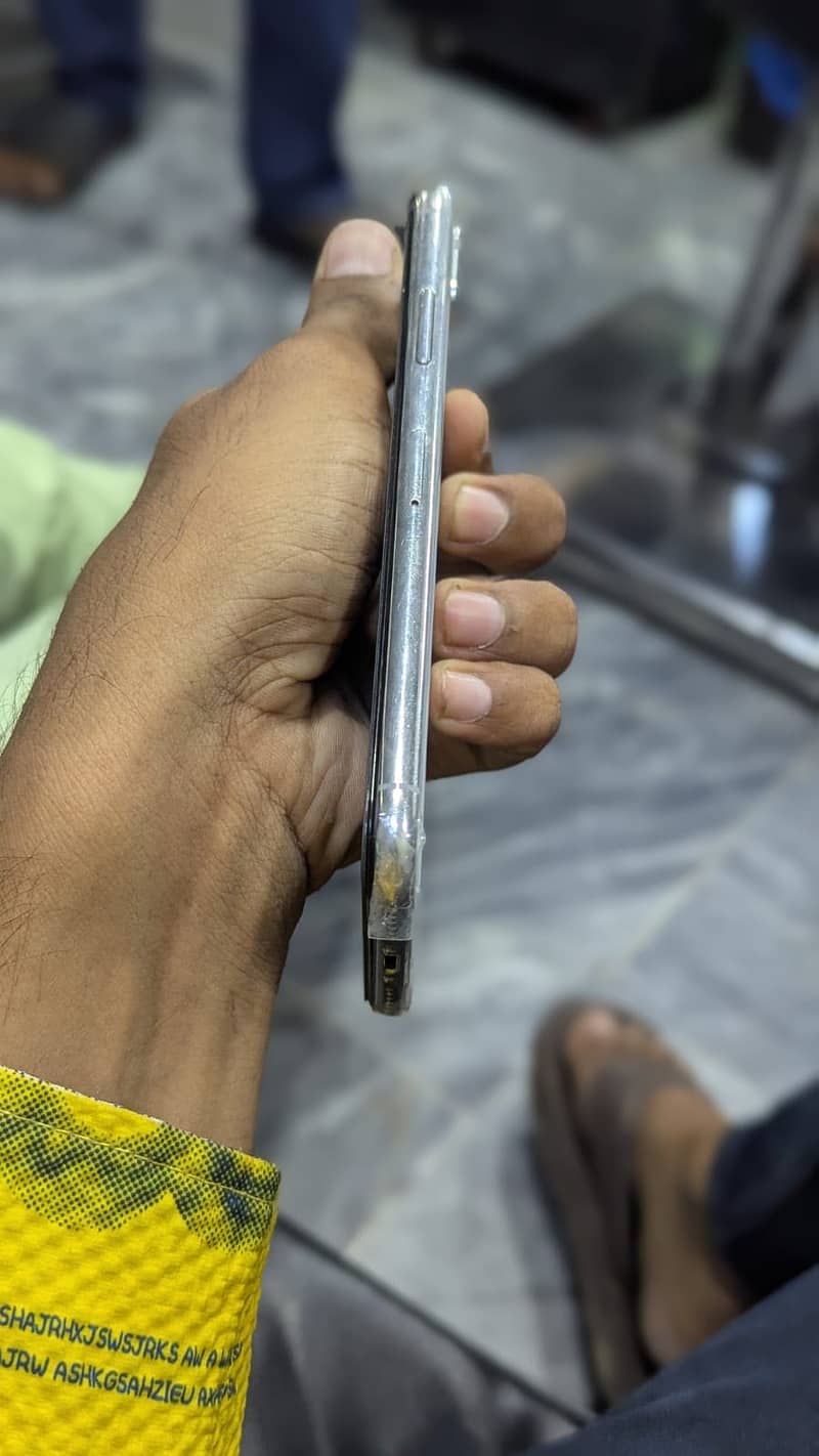 Apple iPhone X 5