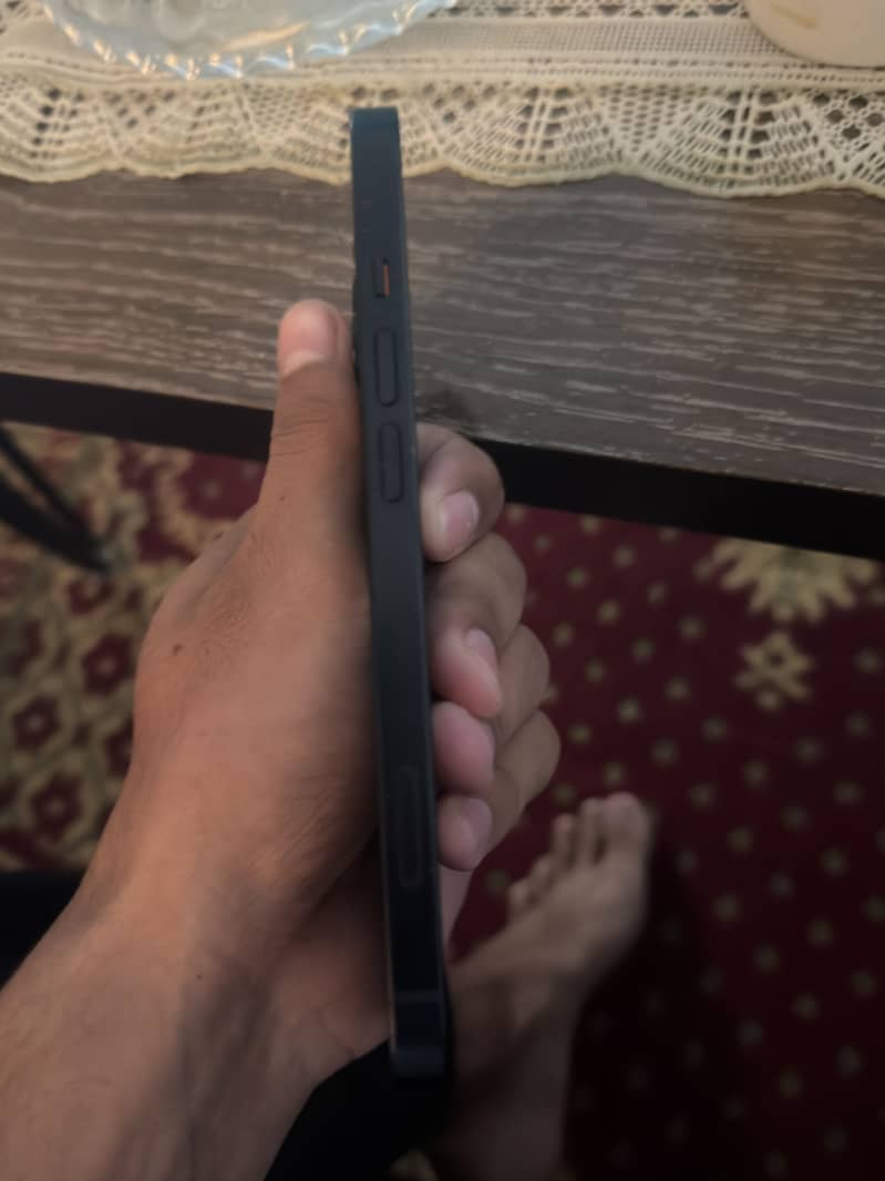 Apple iPhone 13 1