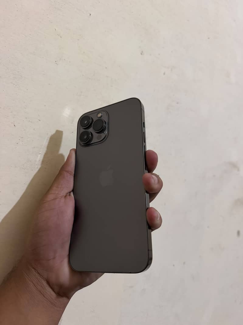 Apple iPhone 13 Pro Max 4