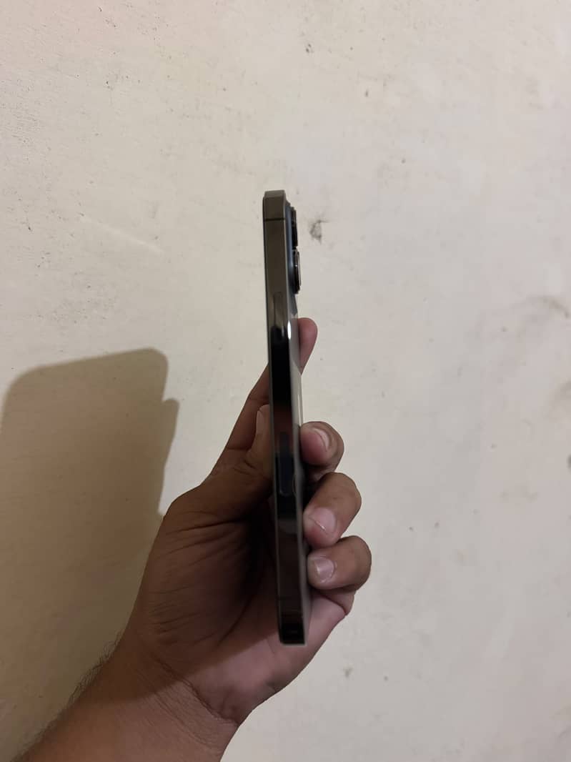 Apple iPhone 13 Pro Max 8