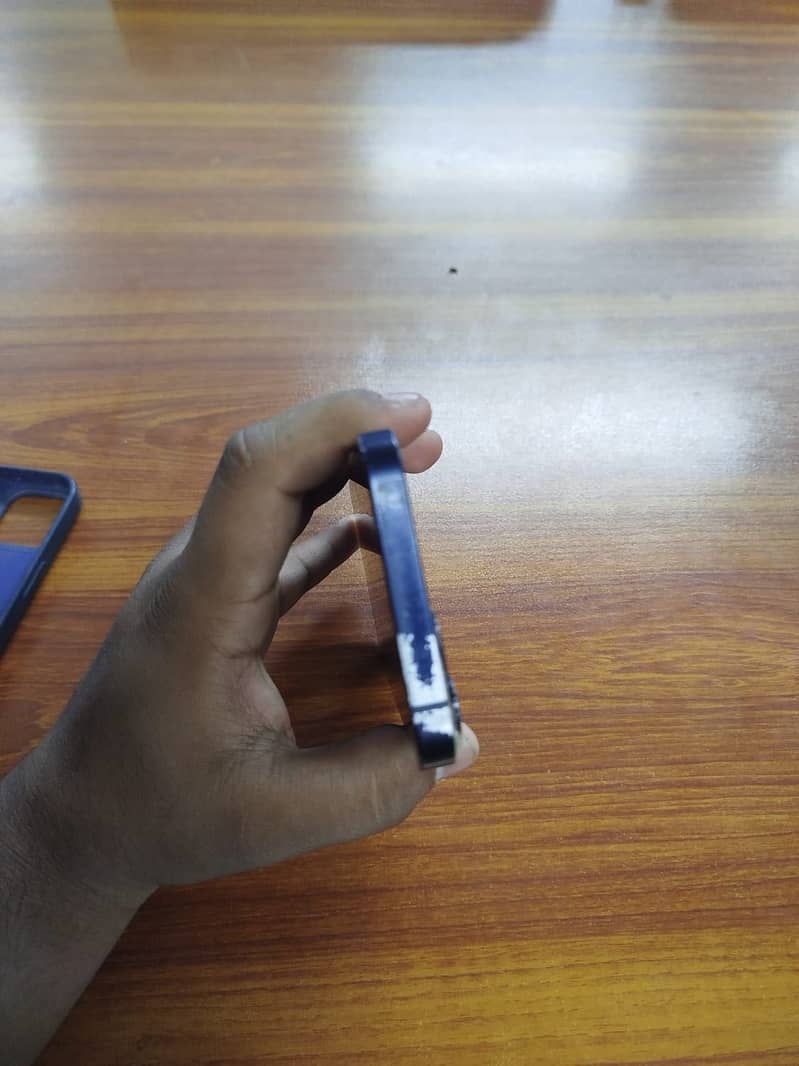 Apple iPhone 13 3