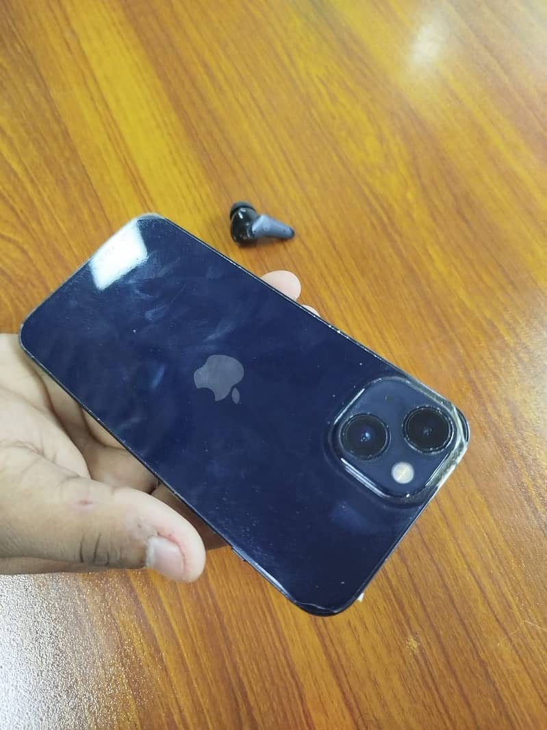 Apple iPhone 13 5
