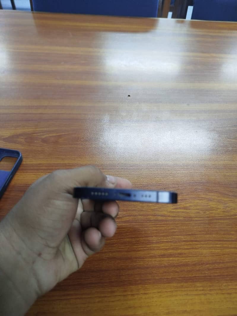 Apple iPhone 13 6