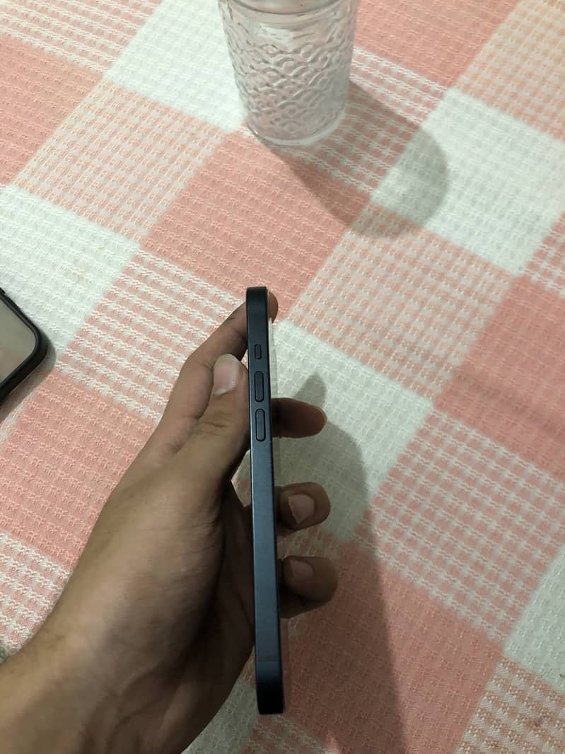 Apple iPhone 14 4