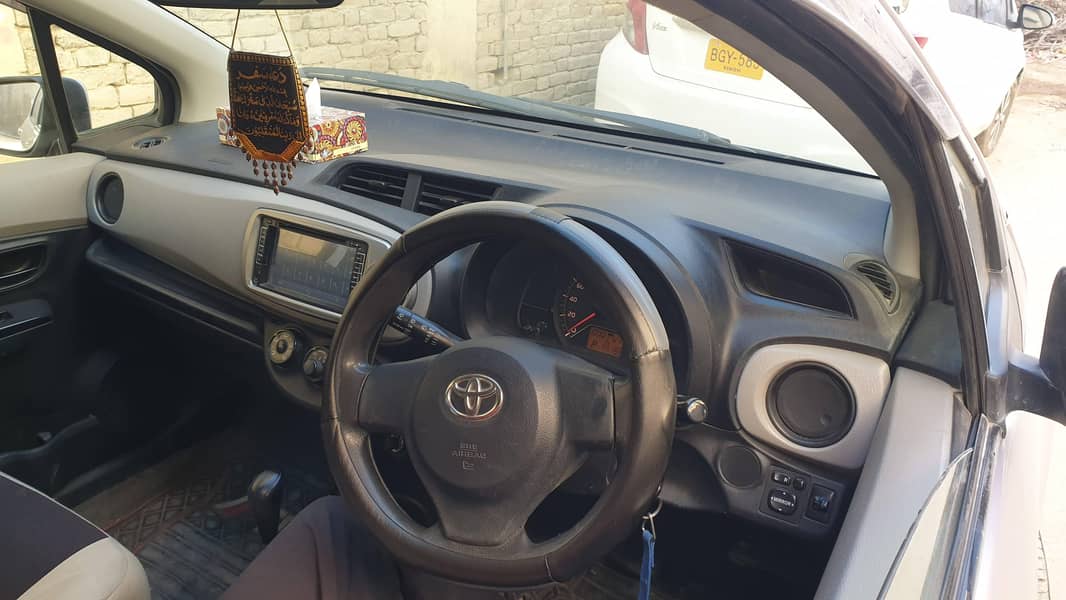 Toyota Vitz 2011 2
