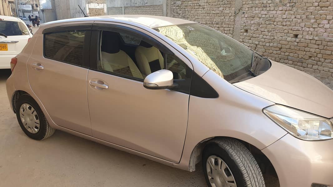 Toyota Vitz 2011 3