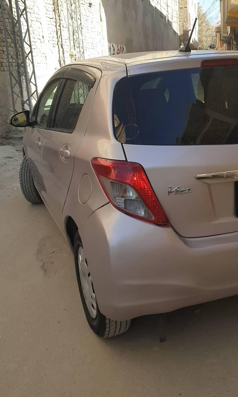 Toyota Vitz 2011 6