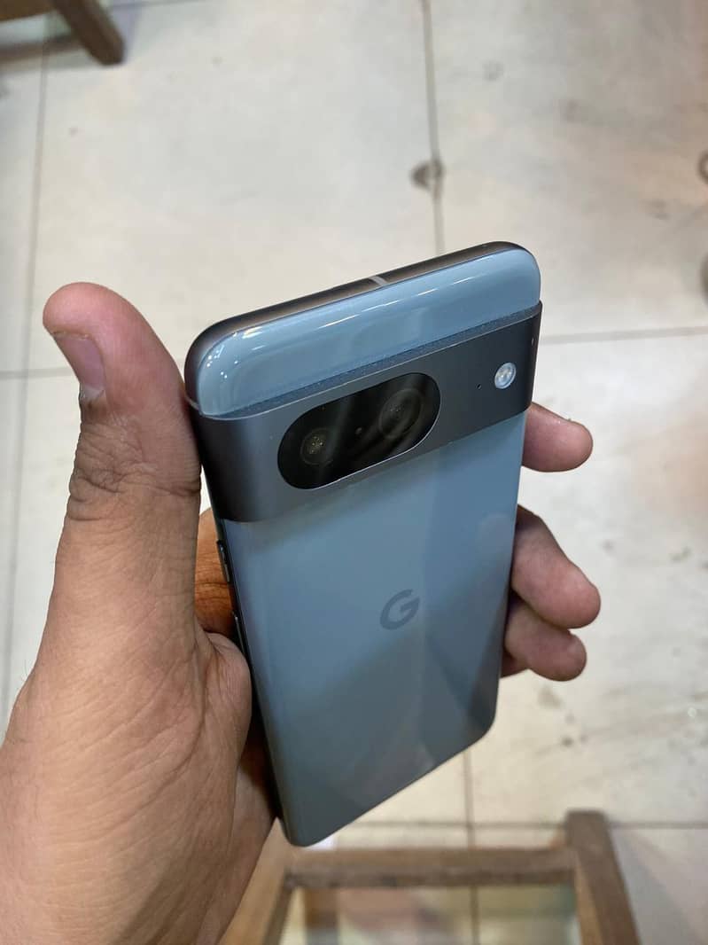 Google Pixel 8 5
