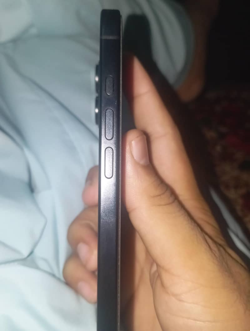 Apple iPhone 16 1