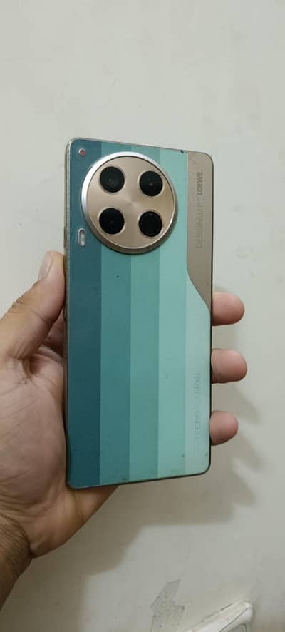Tecno CAMON 30