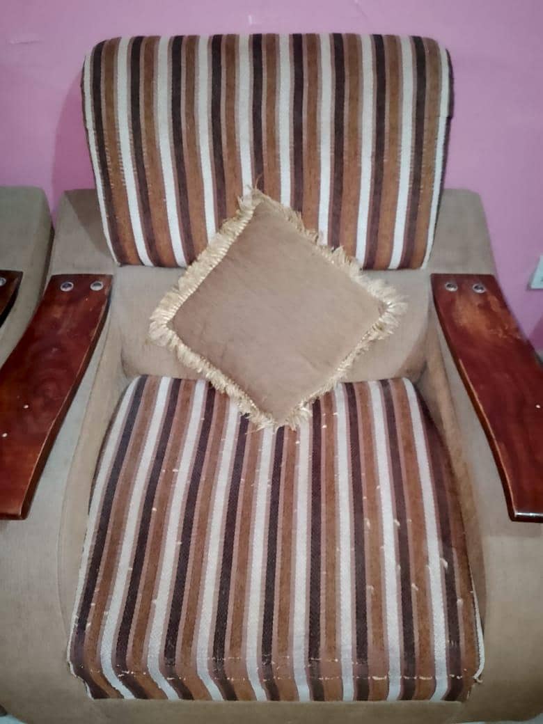 7 Seater Used Sofa Set with Table 0