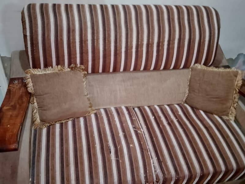 7 Seater Used Sofa Set with Table 2