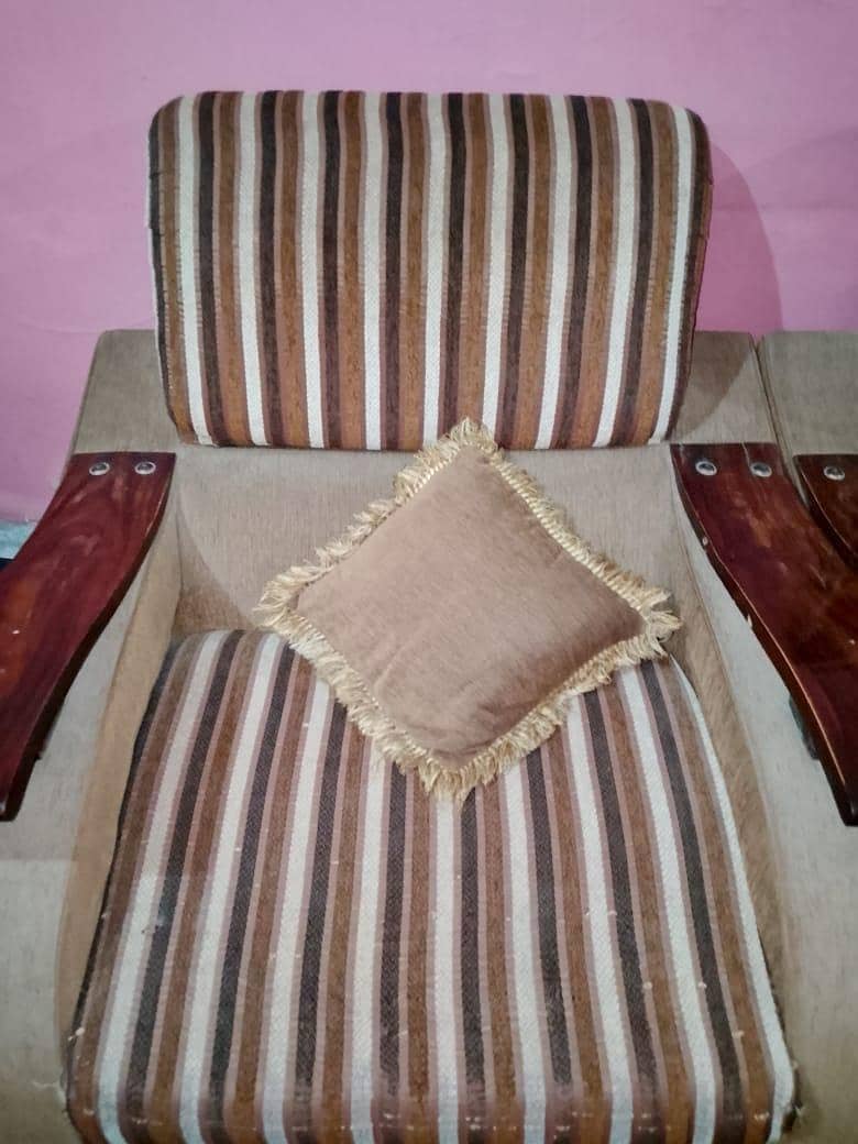 7 Seater Used Sofa Set with Table 3