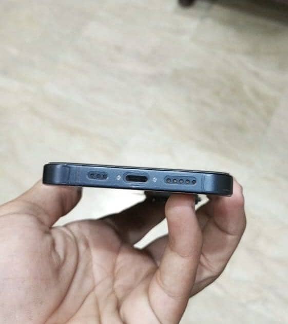 Apple iPhone 13 4