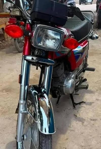 0/3/2/0/3(1/9/4/0/8/4 only WhatsApp on Honda CG 125 for sale