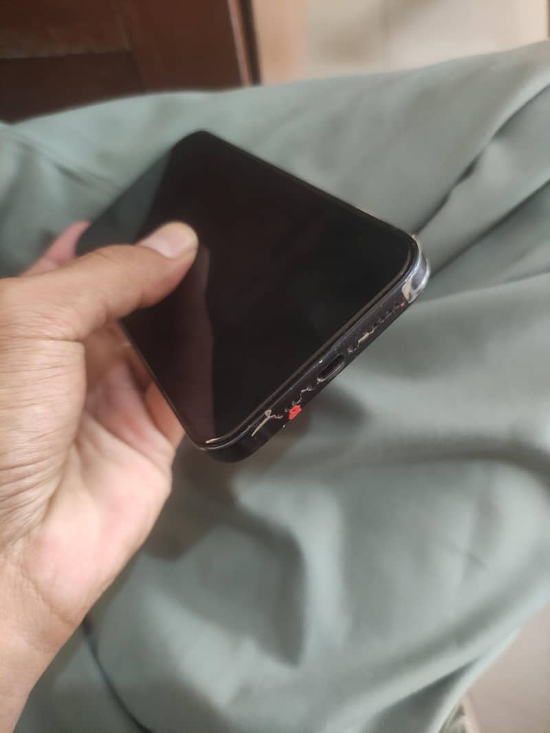 Apple iPhone 12 3