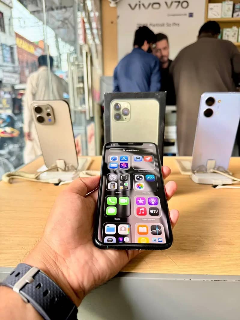 Apple iPhone 11 Pro Max 1