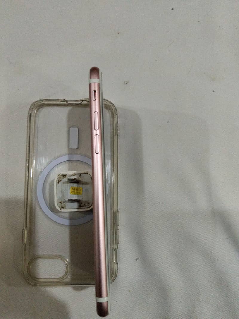 Apple iPhone 7 2