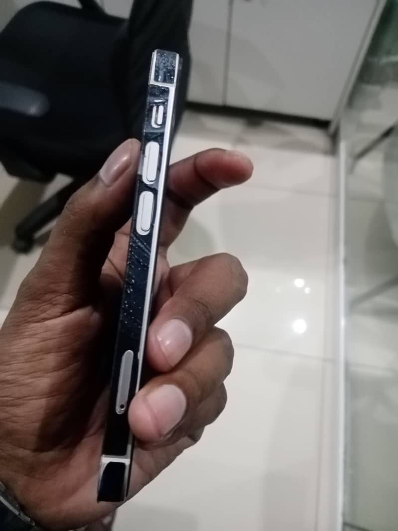 Apple iPhone 12 mini 9