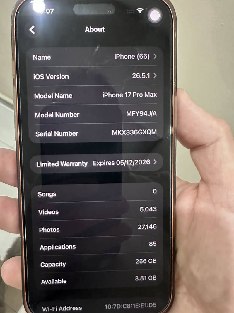 Apple iPhone 17 Pro Max 4