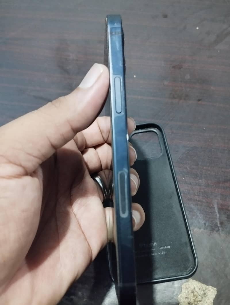 Apple iPhone 12 5
