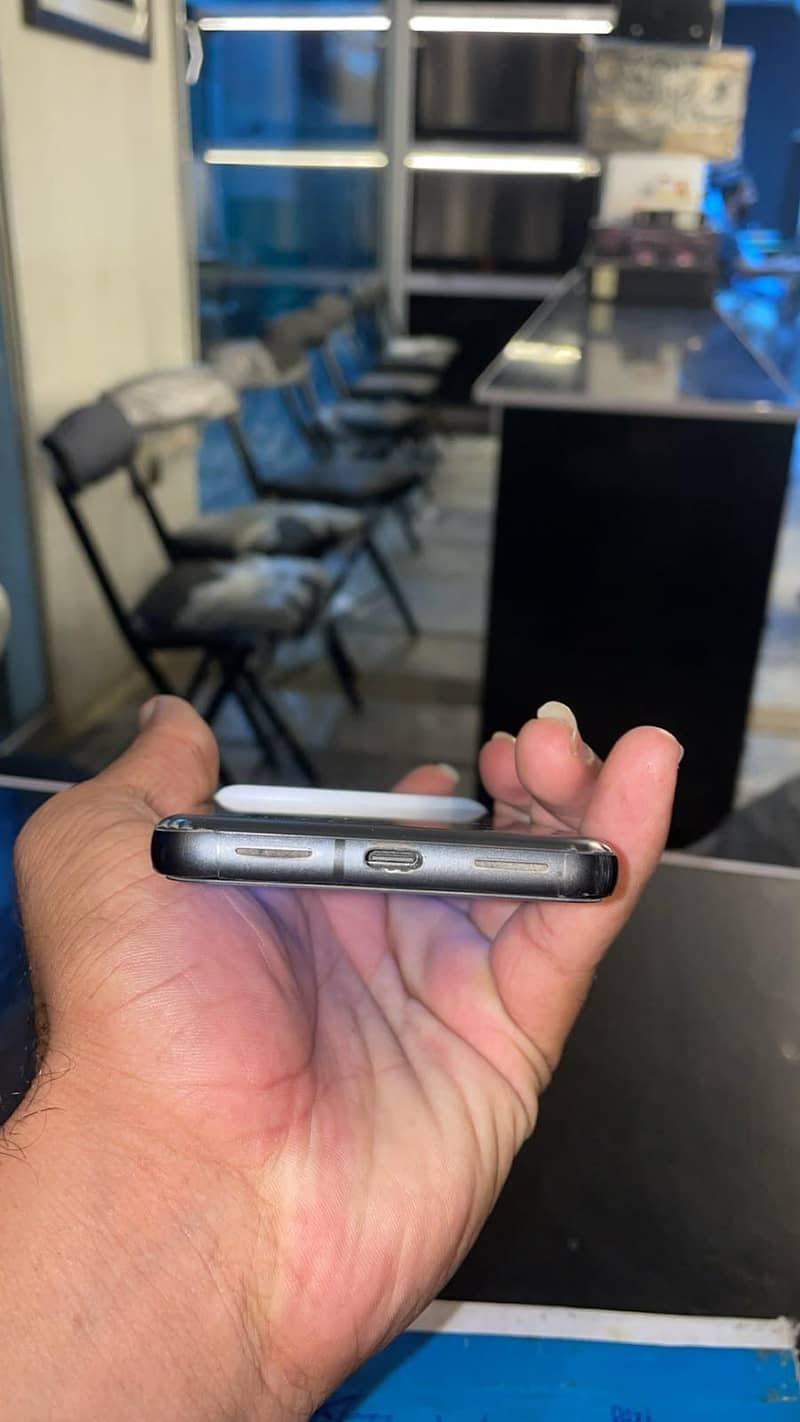 Google Pixel 8 3