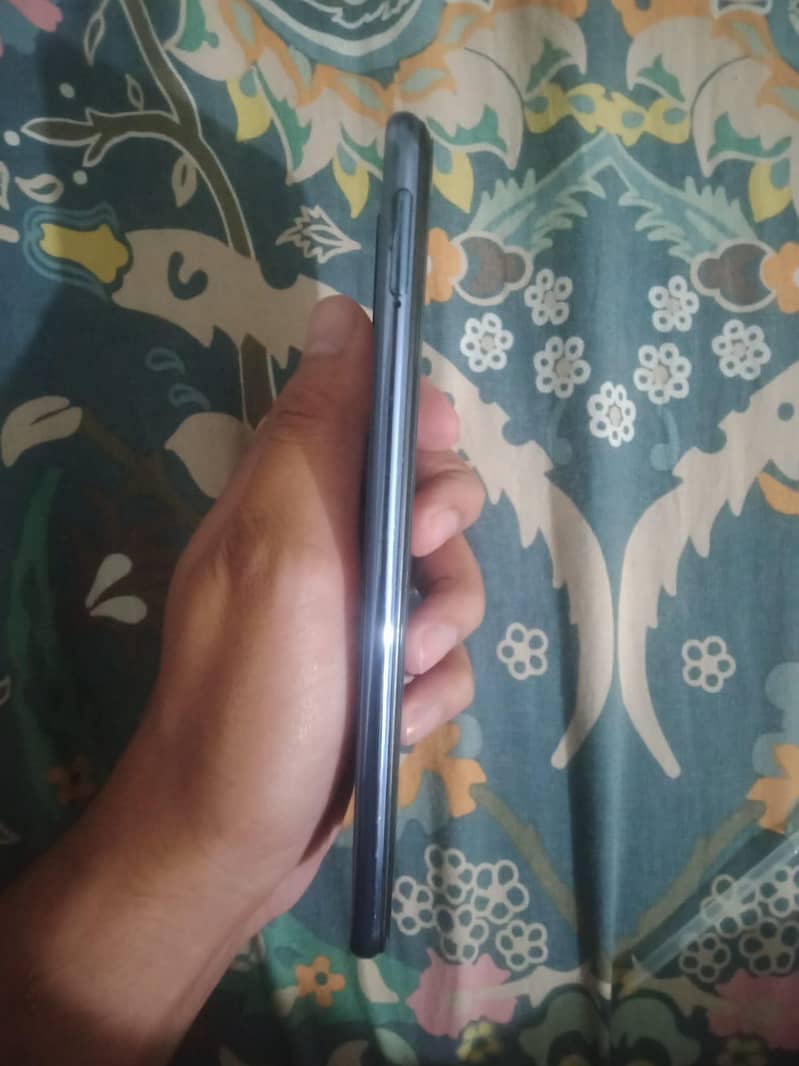 Vivo V21e 4