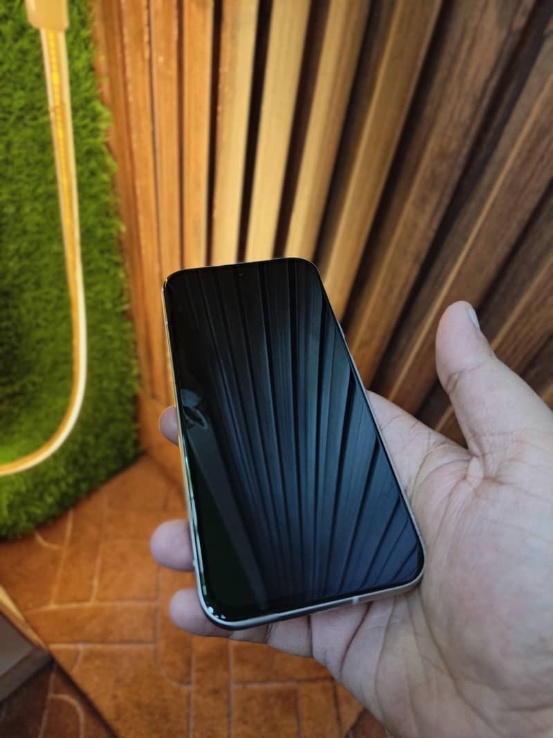 Google Pixel 8a 1