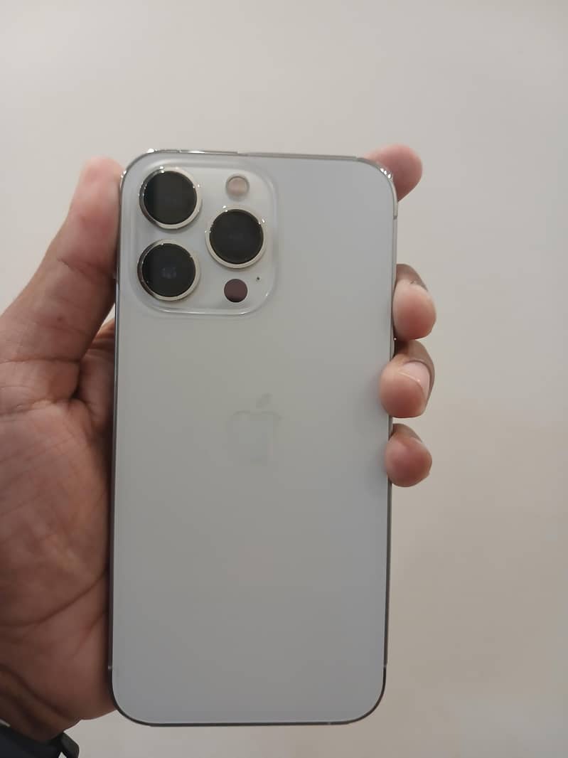 Apple iPhone 13 Pro 0