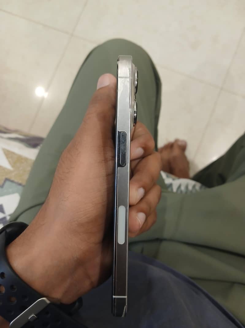 Apple iPhone 13 Pro 3